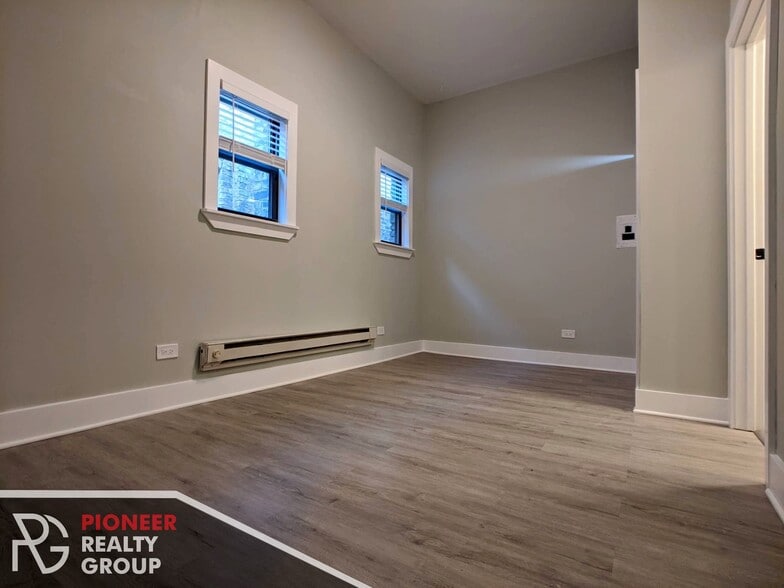 Building Photo - 1437 N Dearborn St