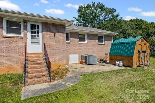 Building Photo - 1460 Legion Rd