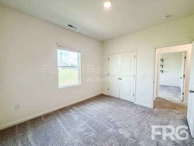 Building Photo - 303 Kenison Way