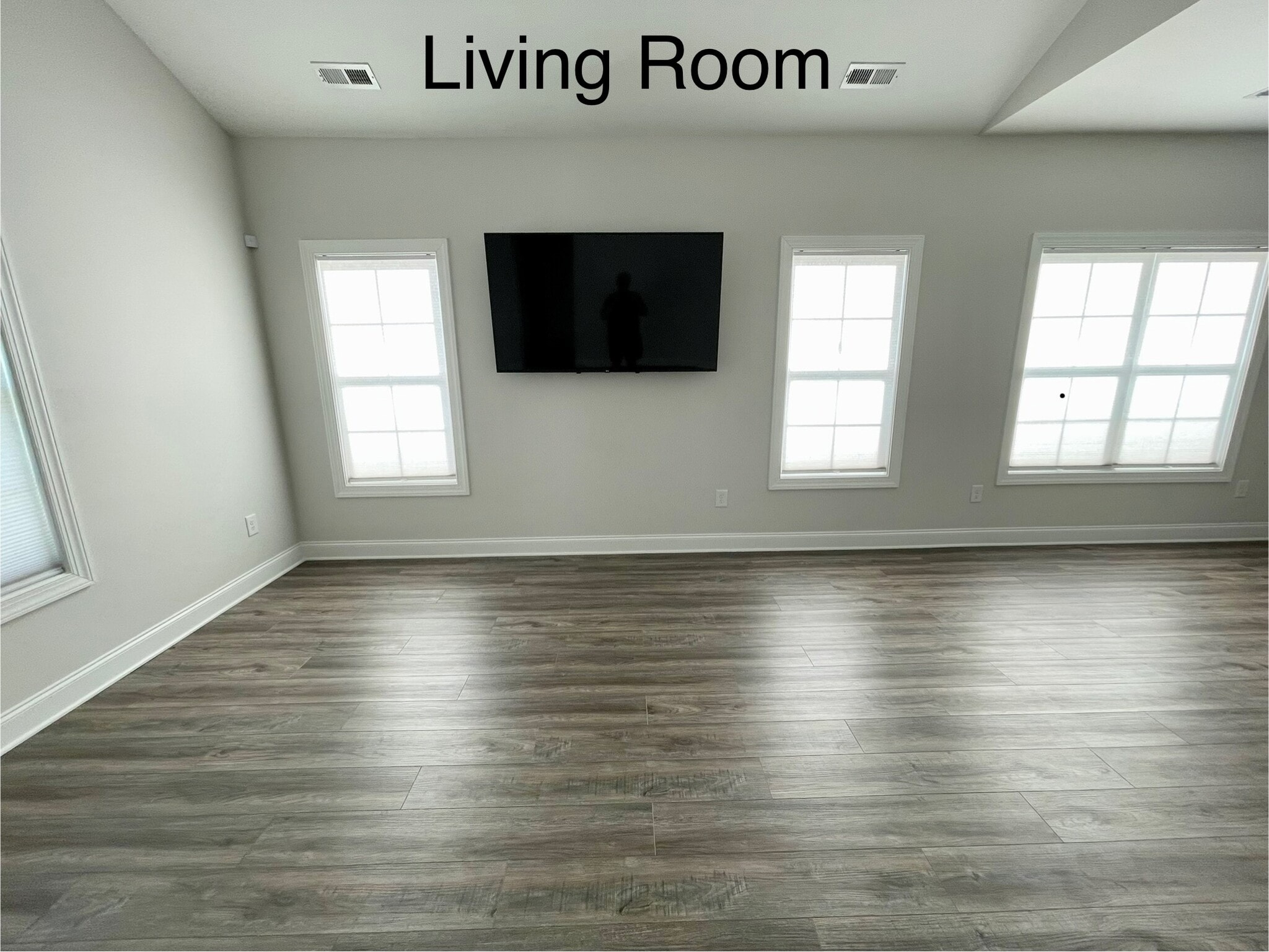 TV does not convey - 1117 Turlington Rd