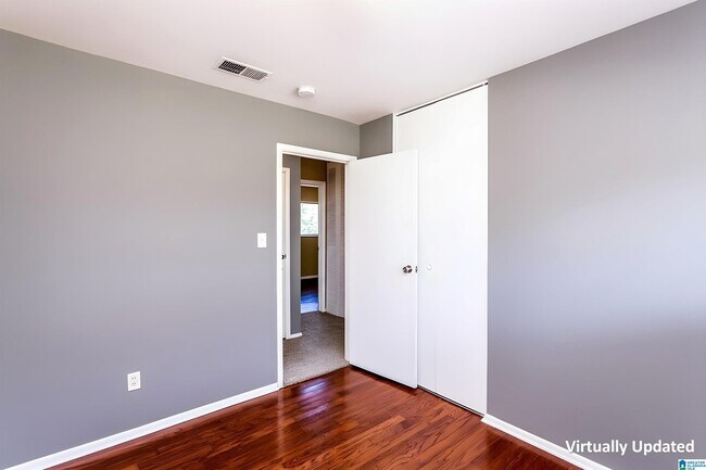 Building Photo - 1112 S Gale Dr