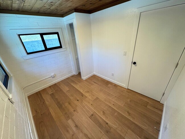 Building Photo - 8220 Edison Dr