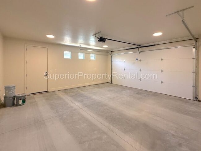 Building Photo - New 3 bed, 2 bath home with two car garage
