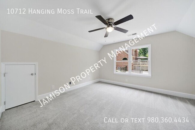 Building Photo - 10712 Hanging Moss Trail