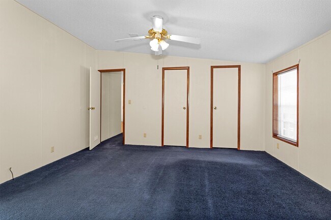 Building Photo - 11261 Rose Rd