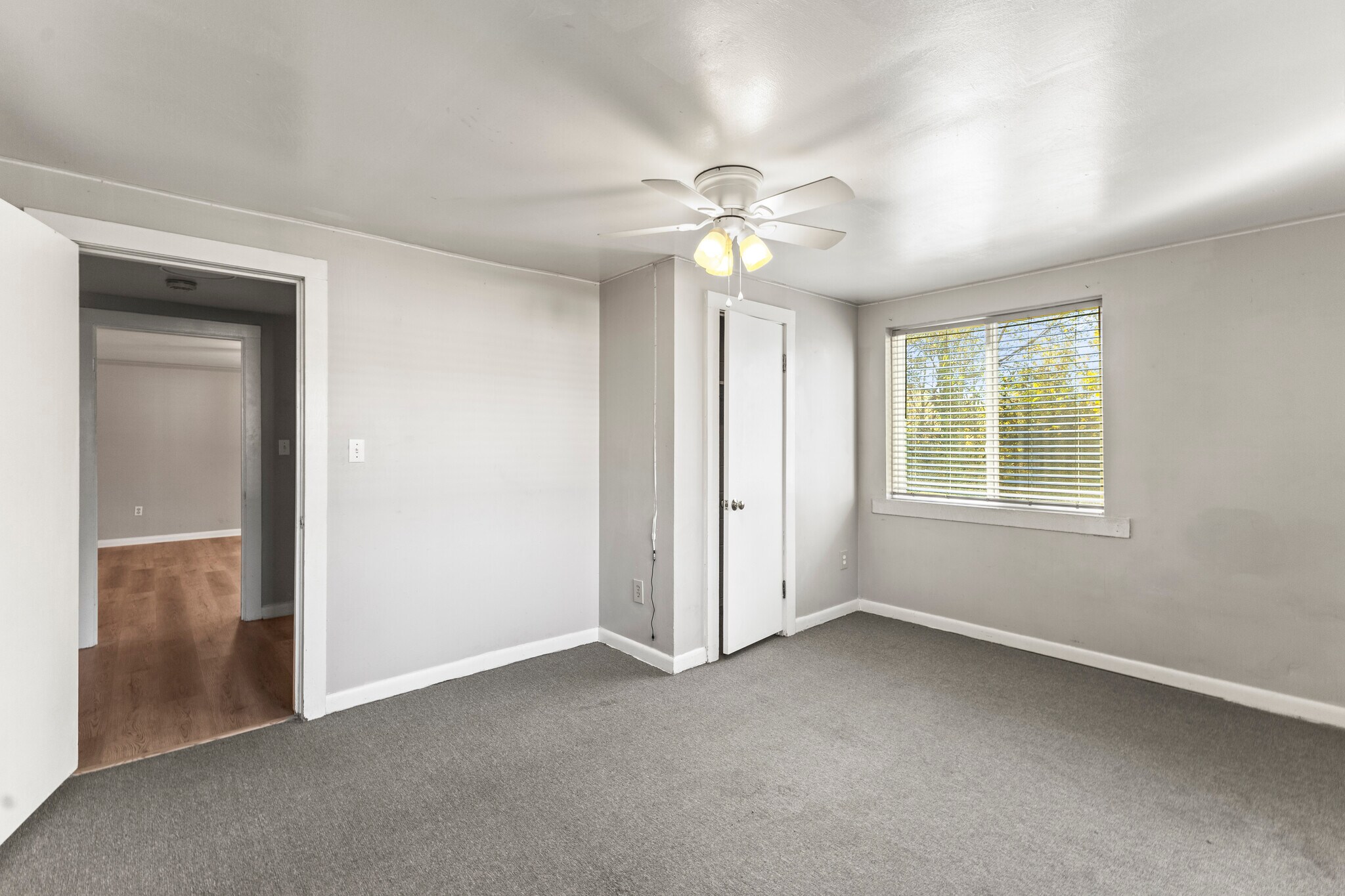 Building Photo - 5013 Eastview Terrace