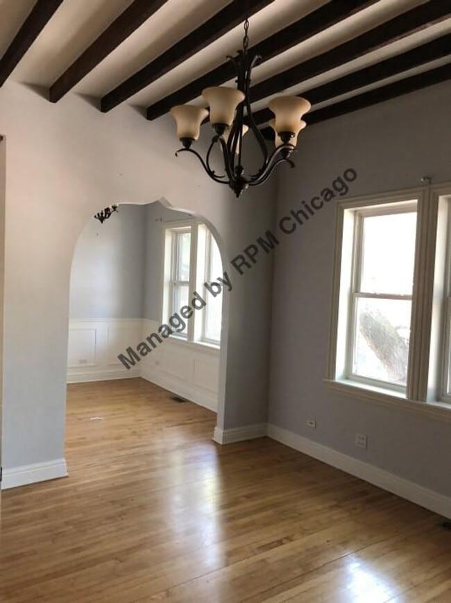 Building Photo - 1357 N Wolcott Ave