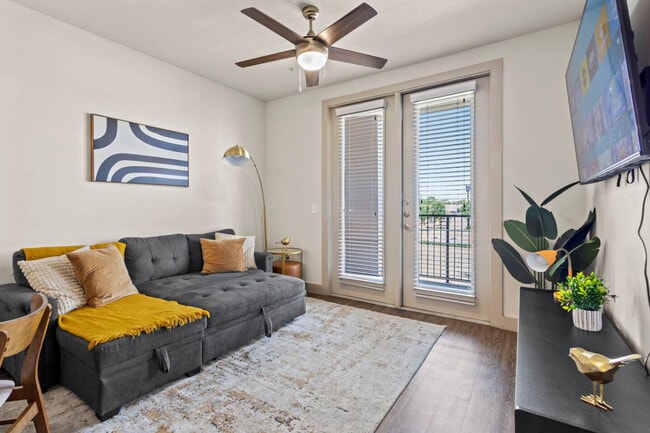 Building Photo - 10550 N Central Expy