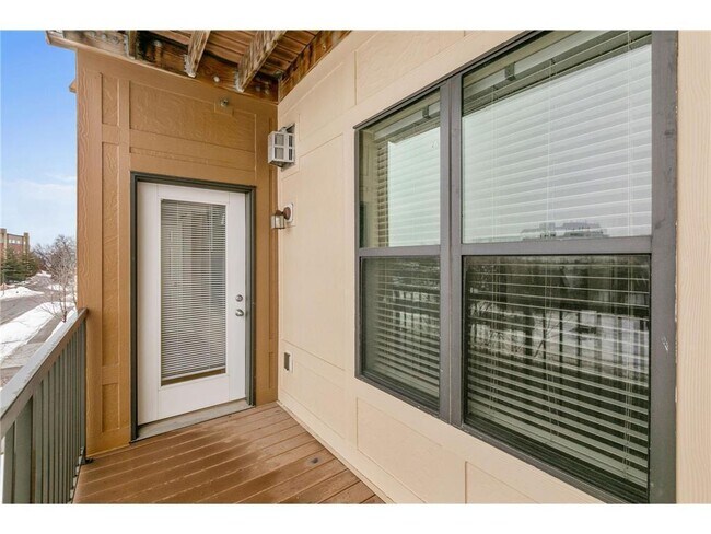 Building Photo - 1155 Ford Rd
