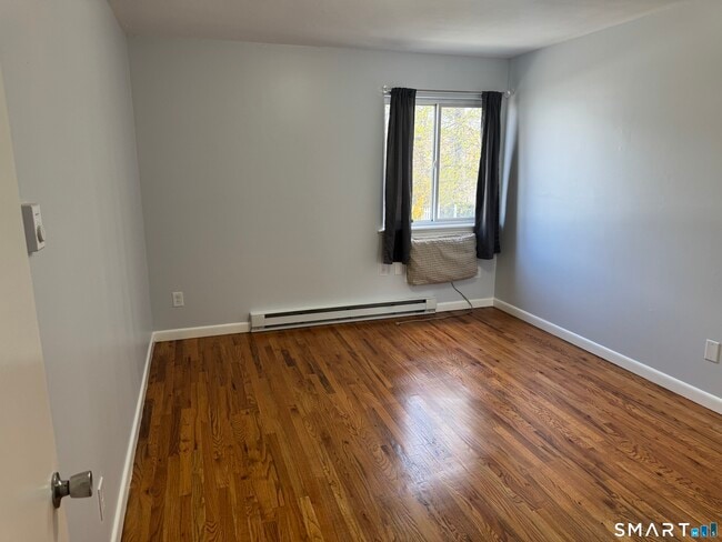 Building Photo - 4 Glenwood Ave