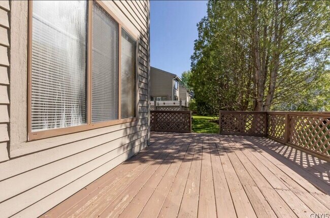 Building Photo - 8253 Honeysuckle Dr