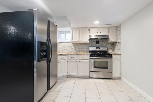 Building Photo - 252 Grace Ave