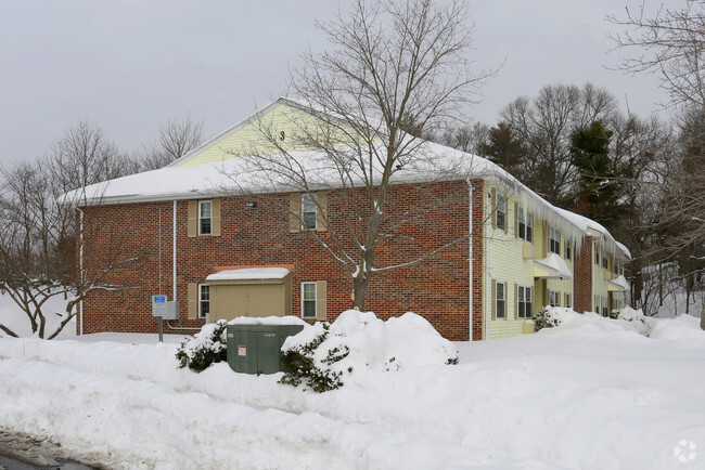 Building Photo - Lamplighter Village