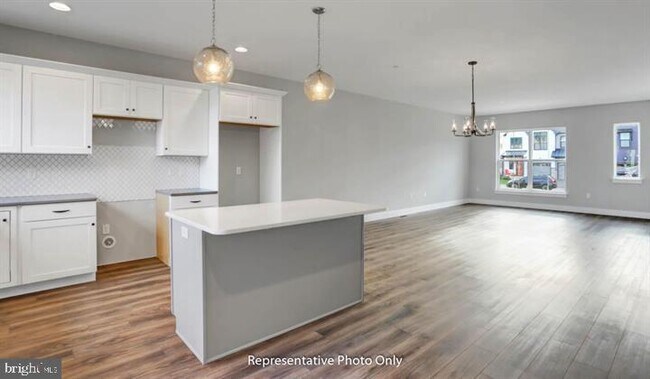 Building Photo - 403 Estate Dr