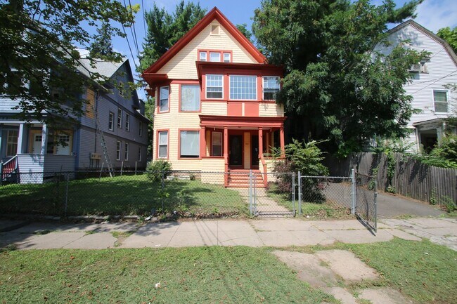 Building Photo - 324 Winthrop Ave