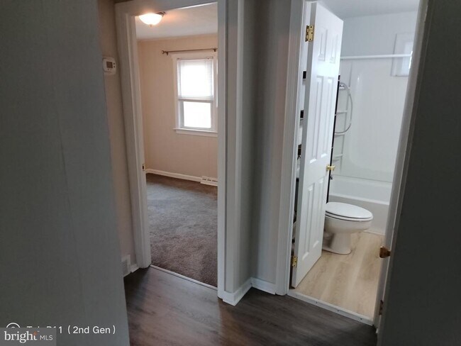 Building Photo - 16 N Orchard St