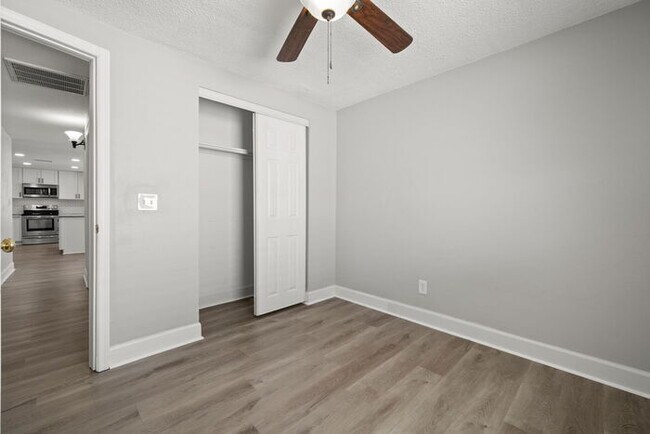 Building Photo - UPGRADED Home For Rent in Orangewood Highl...