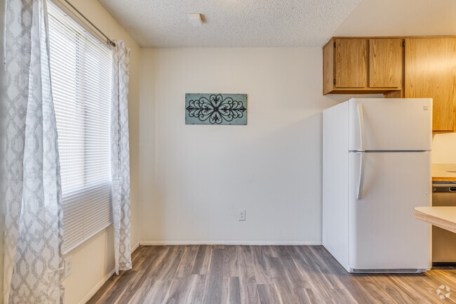 2BR, 2BA - 885SF - The Palms