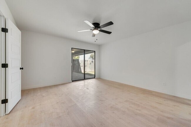 Building Photo - 4214 Osage Dr