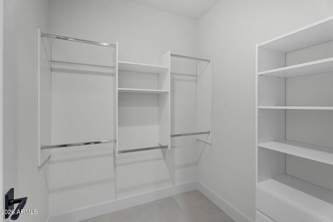 Building Photo - 6975 North 39th Pl