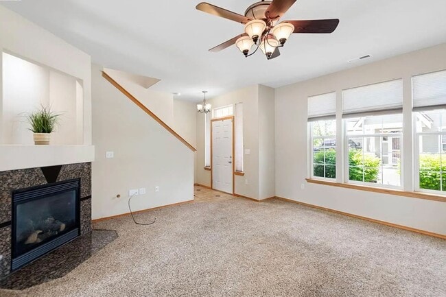 Building Photo - ** MOVE-IN SPECIAL ** Craftsman Style Town...