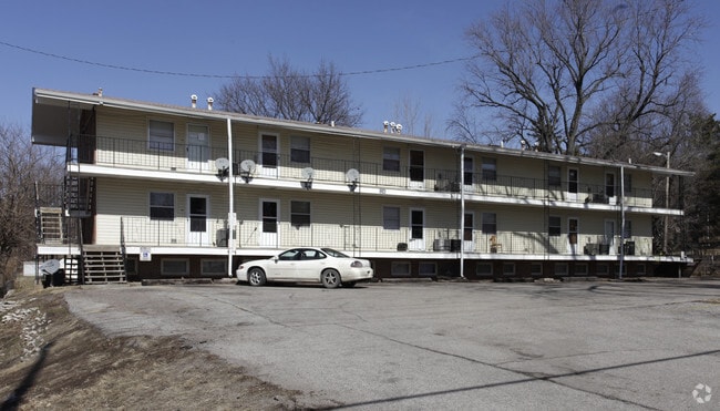 Primary Photo - 5240 Ames Ave