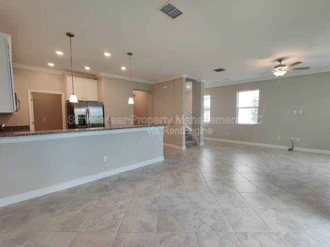 Building Photo - 23264 Willow Glen Way