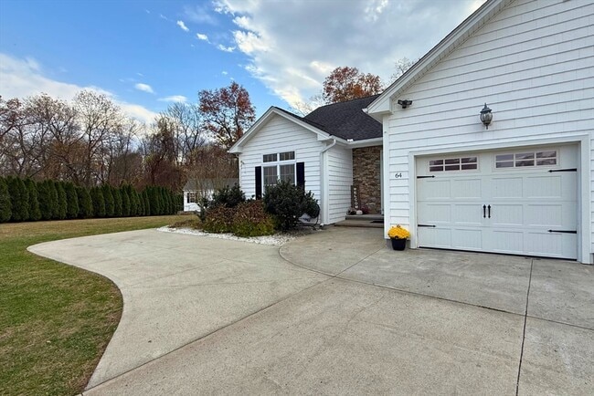 Building Photo - 64 Mark Dr