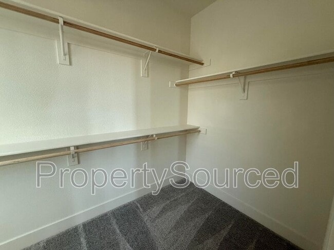 Building Photo - 2044 Daimler St