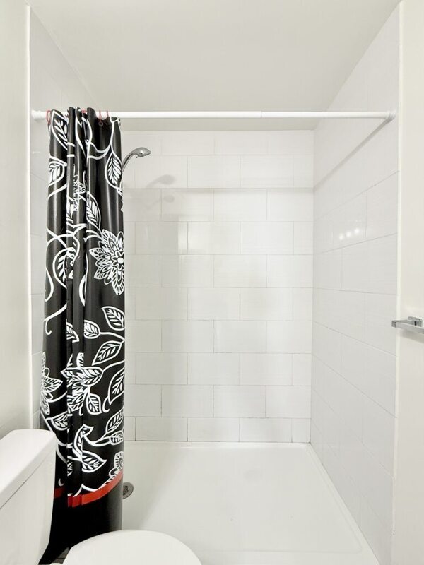 Building Photo - 5212 Peach Ave