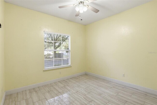 Building Photo - 510 NW 50th Blvd