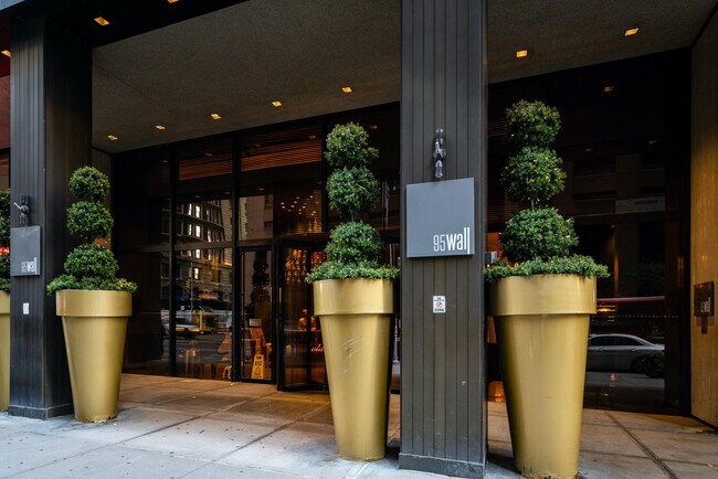 Building Photo - 110 Wall St