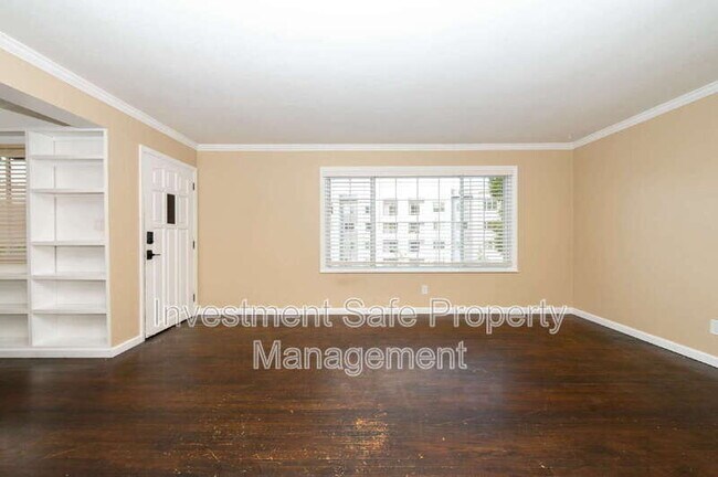 Building Photo - 4982 Baltimore Dr
