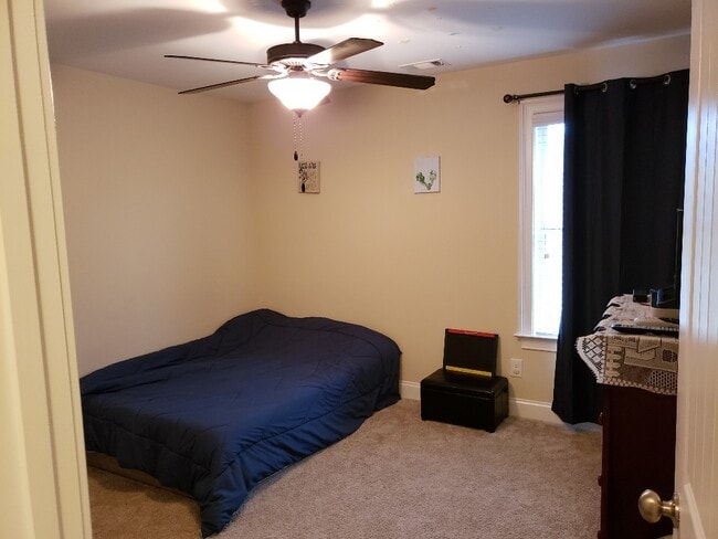 Building Photo - 972 Wheat Ridge Dr