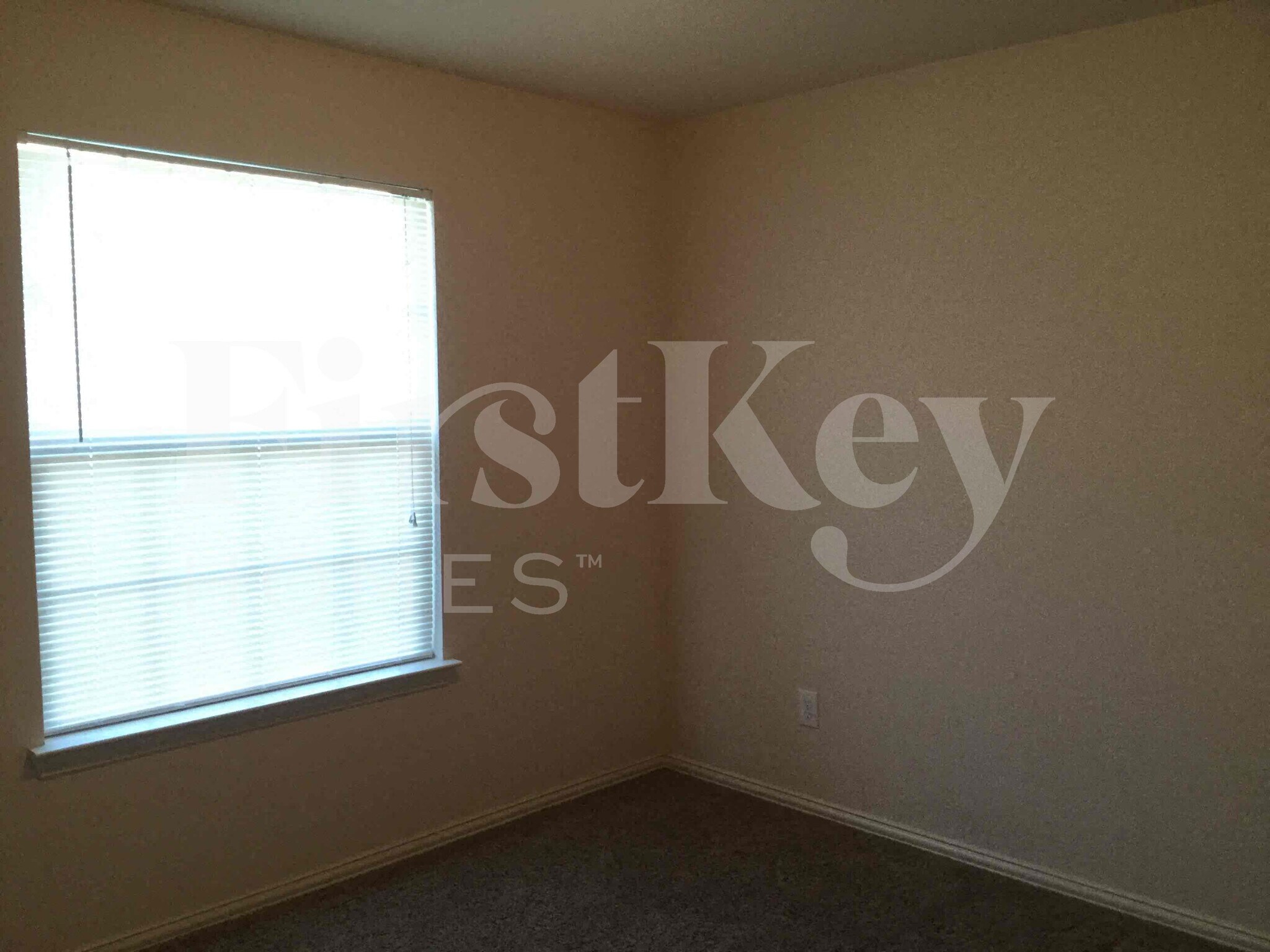 Building Photo - 611 Hilton Dr