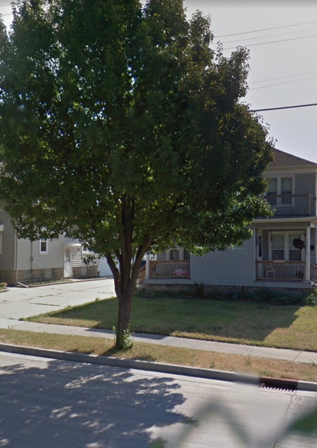 Front - 6433 39th Ave