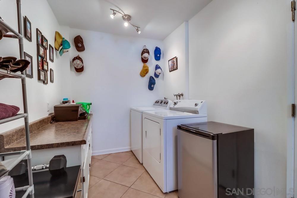 Building Photo - 7880 Mission Vista Dr