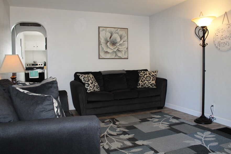 Living Room - 1395 Ross Ave