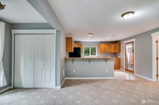 Building Photo - Private Property 2 BD, 2 BATH House!