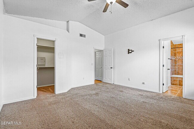 Building Photo - 14214 Silver Point Ave
