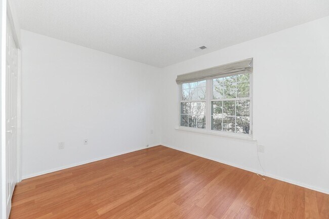 Building Photo - 19 Cottonwood St