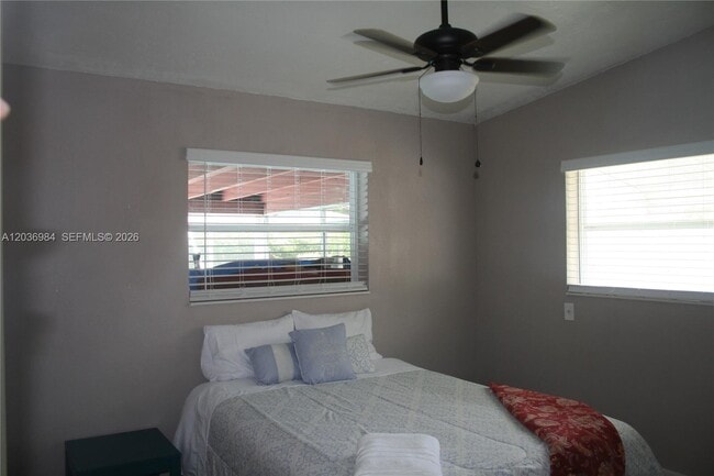 Building Photo - 621 SW 64th Way