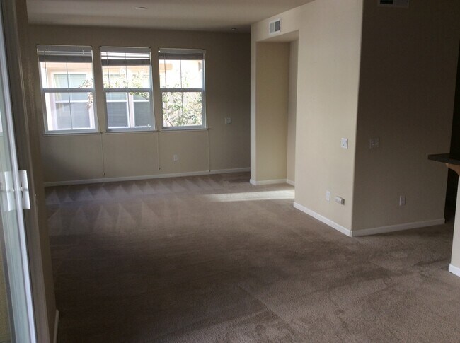 Building Photo - Opportunity Knocks! Updated Tri-Level prop...
