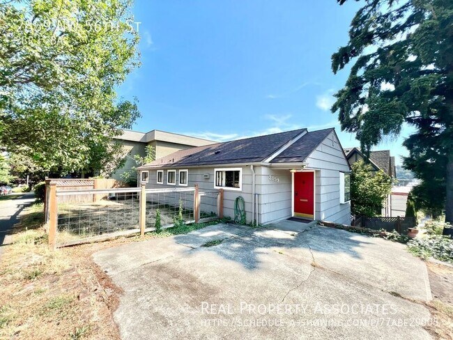 Primary Photo - Incredible 2-Bedroom House in Ballard! Fen...