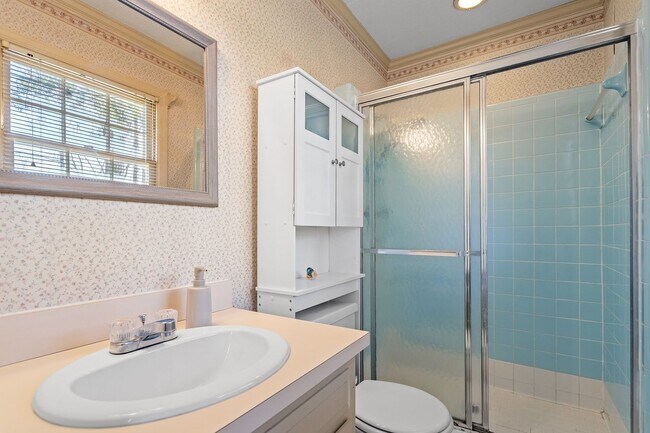 Building Photo - Charming 3 Bed, 2 Bath on Ward Street, Close to Universities