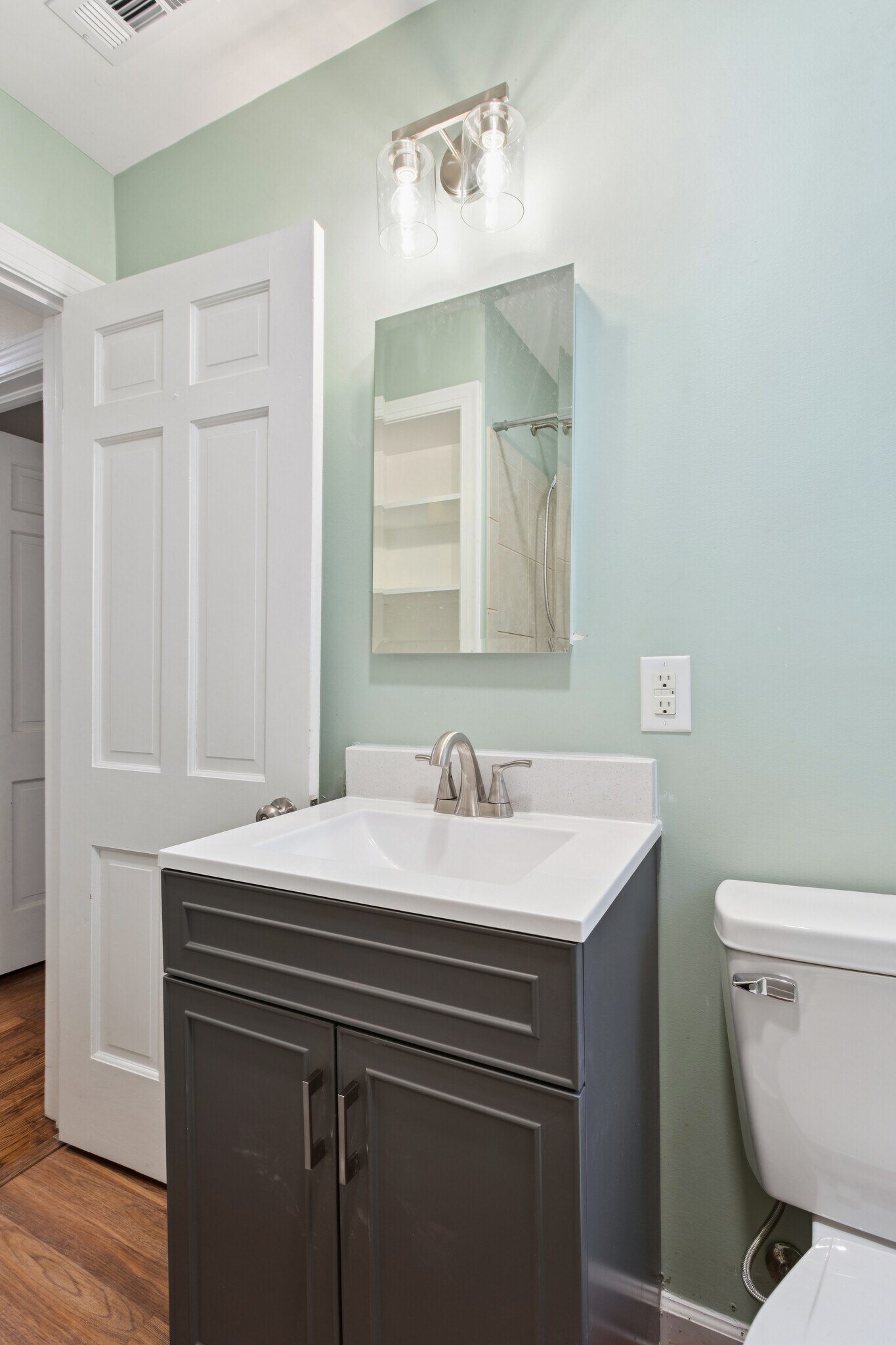 Building Photo - 12 Meadow Dr