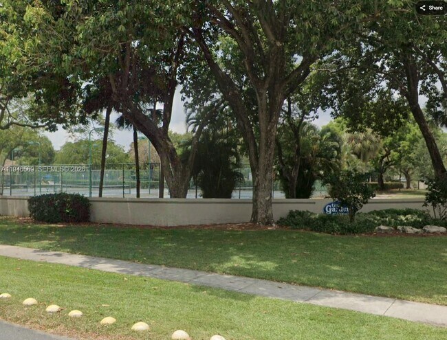 Building Photo - 102 Gardens Dr