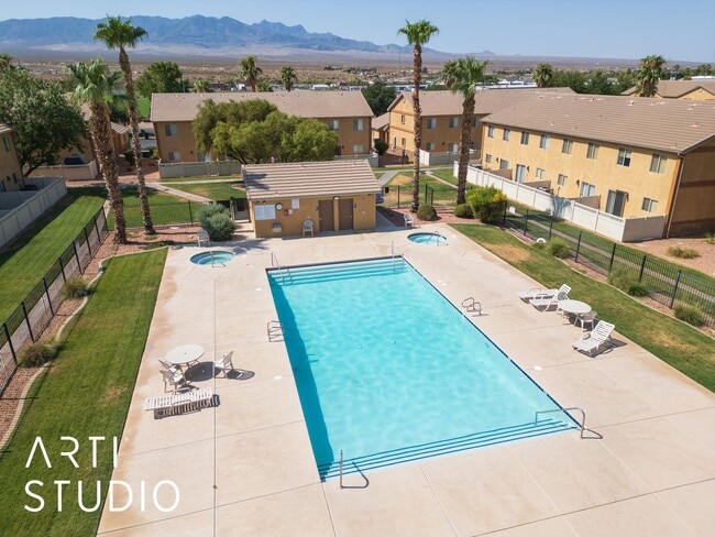 Building Photo - Sky Hawk Townhome