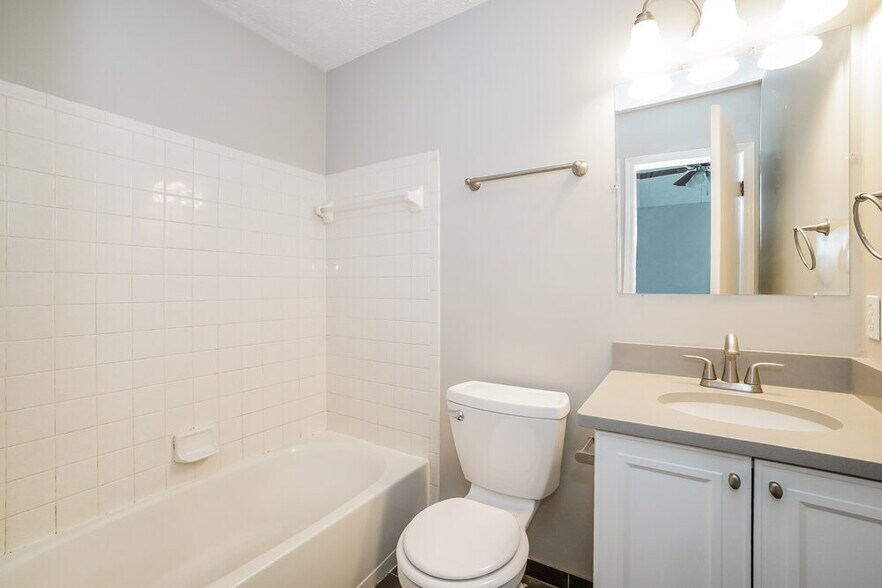 Building Photo - 4144 Portobello Dr