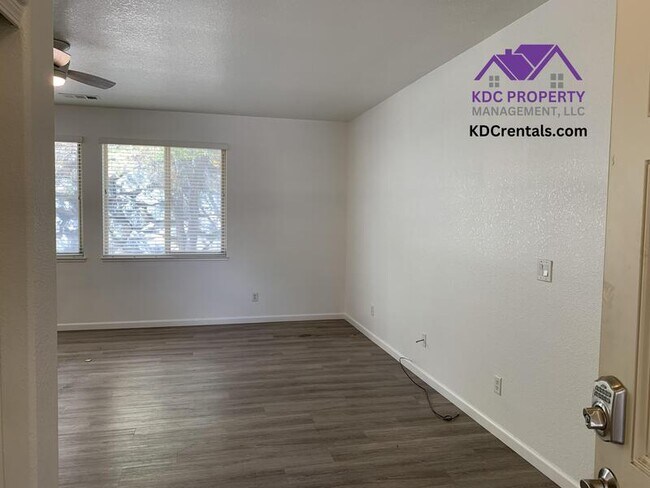 Building Photo - 1024 Westcreek Ln